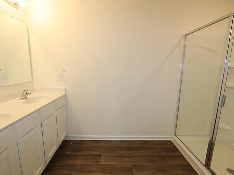 342 Rayland St — Photo 11