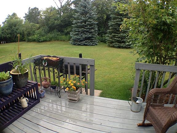 2nd image of W151N11698 Valley Ct