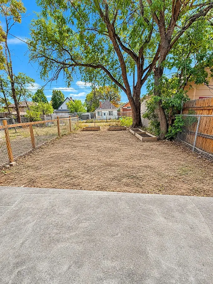 2 bed, $1,095 — Photo 2