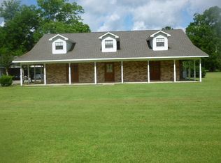 945 Madison Ln, Port Allen, LA 70767