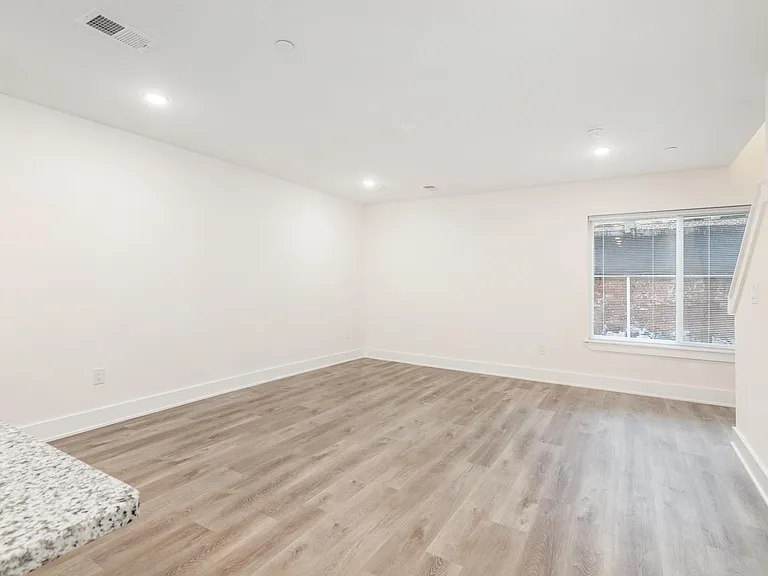 2413 Federal St #13 — Photo 13