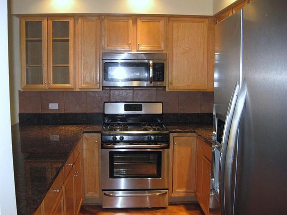 3rd image of 4519 S Calumet Ave APT 3
