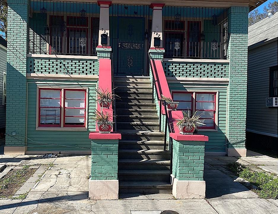 1st image of 727 Elmira Ave