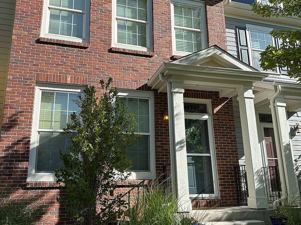 1st image of 10257 E 31st Ave