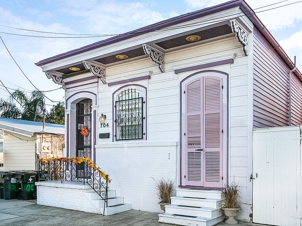 1st image of 704 Mandeville St