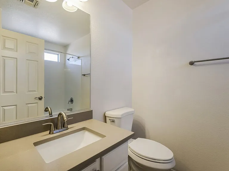 3430 N Saffron — Photo 12