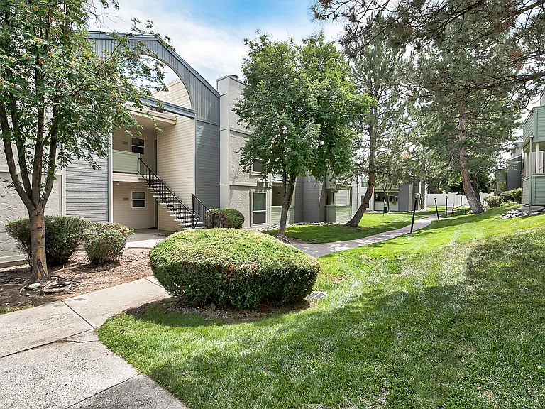 The Lodge at McCarran Ranch Apartment Homes — Photo 35