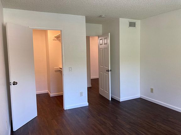 4th image of 1082BA Cabrillo Park Dr