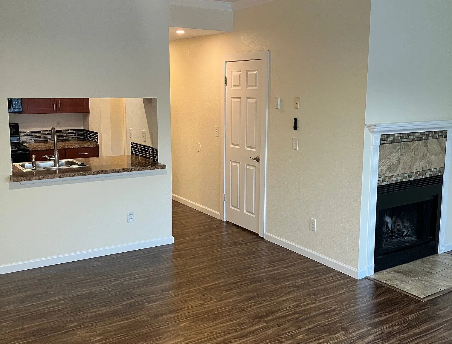 Heatherstone Park Apartments — Photo 2