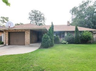 1421 Flossmoor Ave, Waukegan, IL 60085