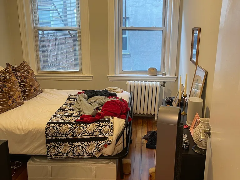 220 Hanover St #7 — Photo 8