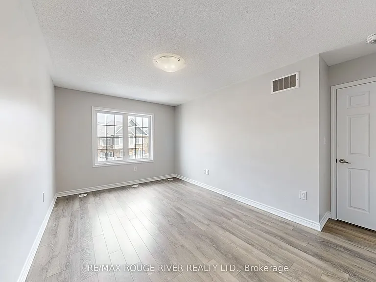 1061 Clipper Ln — Photo 20