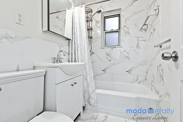 Sold by Moda Realty | media 9