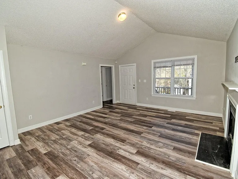 239 Tillamook Dr — Photo 17