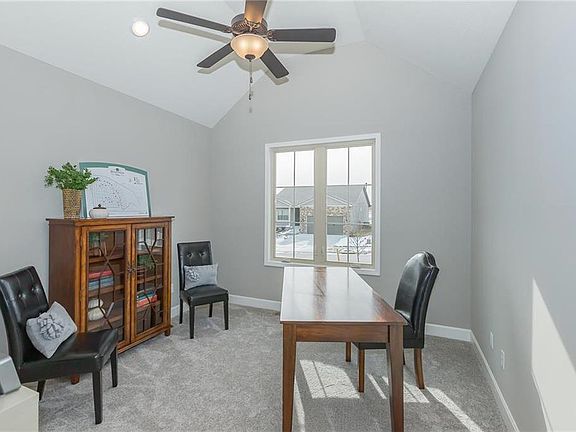 MAIN FLOOR 2ND BEDROOM: COULD ALSO BE CONVERTED INTO A GREAT HOME OFFICE. (SIMULATED PHOTO)