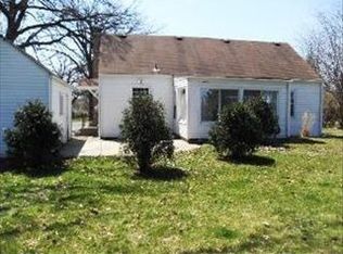 233 Lewis Ave, Wauconda, IL 60084