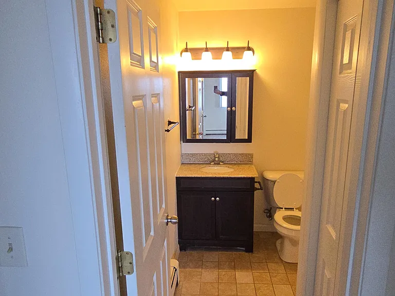Chateau Apartments — Photo 21