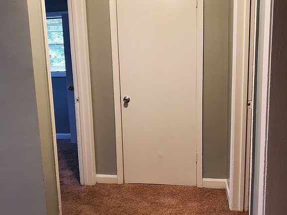 5th image of 2211 Silas Creek Pkwy APT B