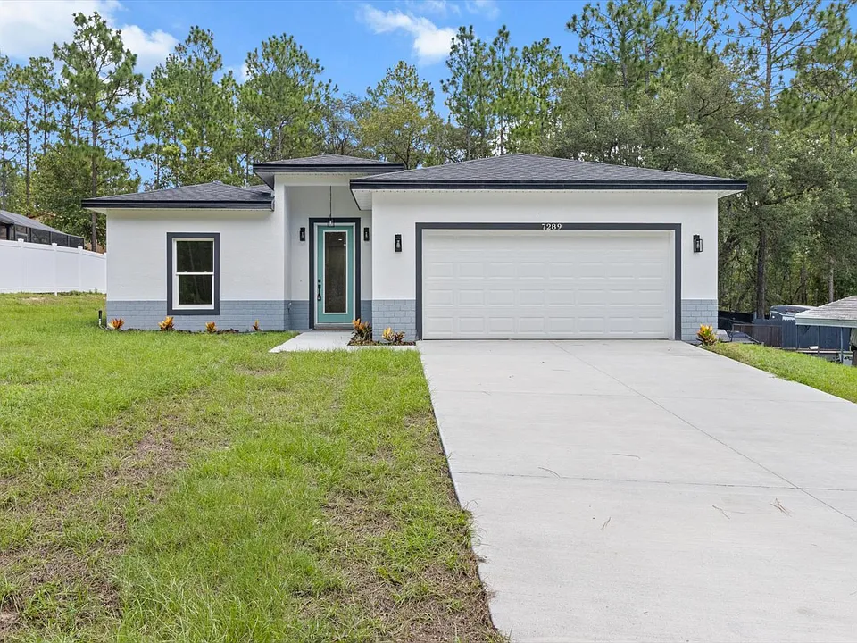 7289 N Fairlawn Ter
