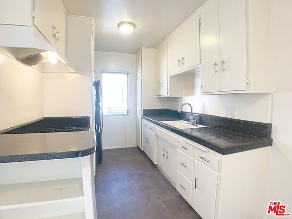 3rd image of 3514 Keystone Ave