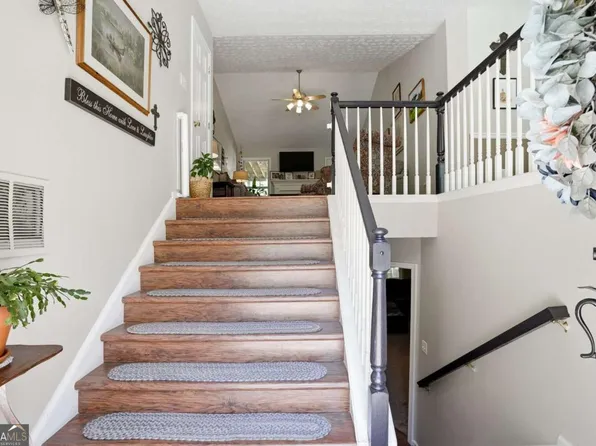 5070 Puritan Dr, Sugar Hill, GA 30518