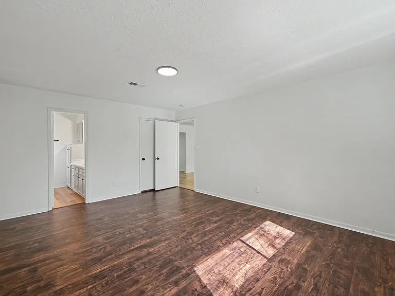 1409 S 3rd St — Photo 13