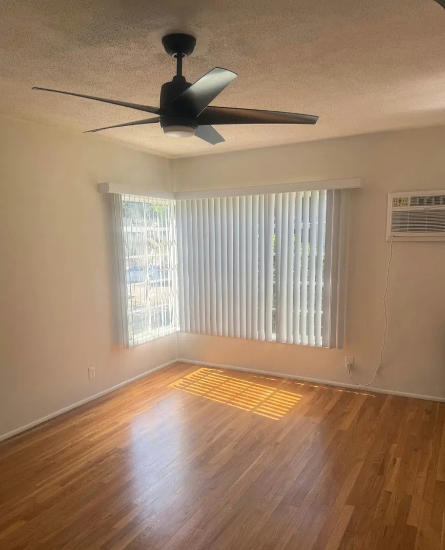 328 N Louise St — Photo 4