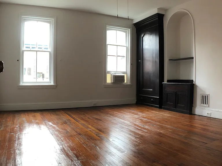 120 N Lambert St — Photo 13