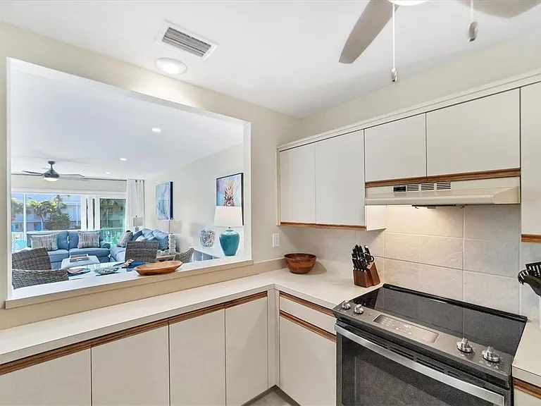 500 S Washington Dr #18B — Photo 6