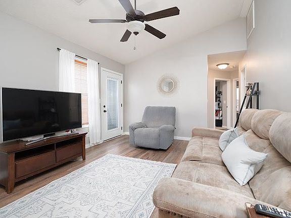5th image of 2133 Village Pointe Ct