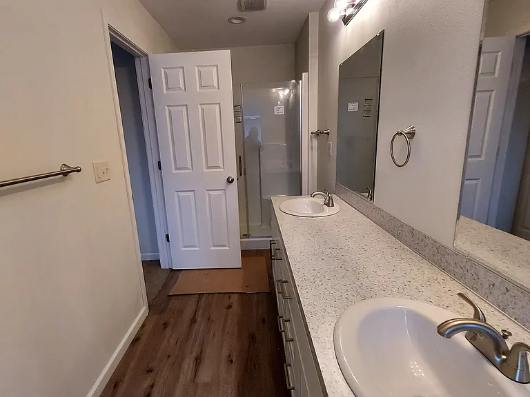 301 Drake St — Photo 10