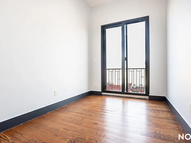269 Meserole St #3B — Photo 12