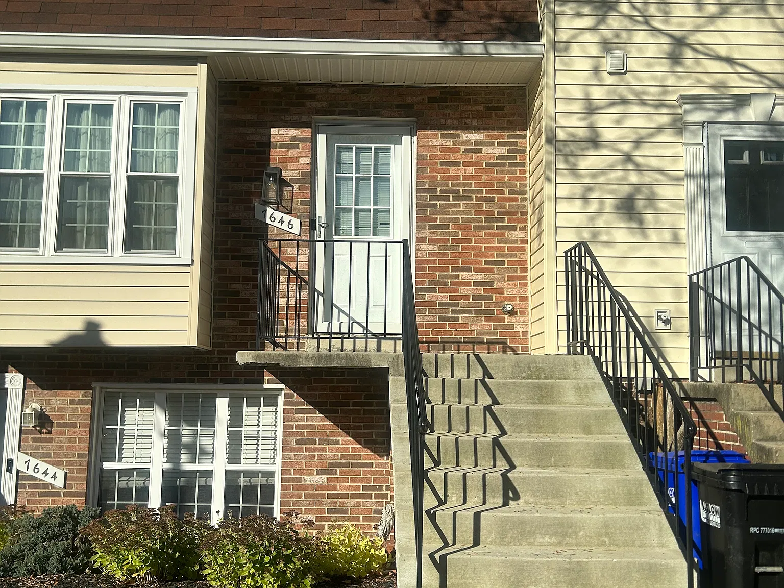 2 bed, 1.5 bath, 1289 sqft, $2,500 — Photo 1