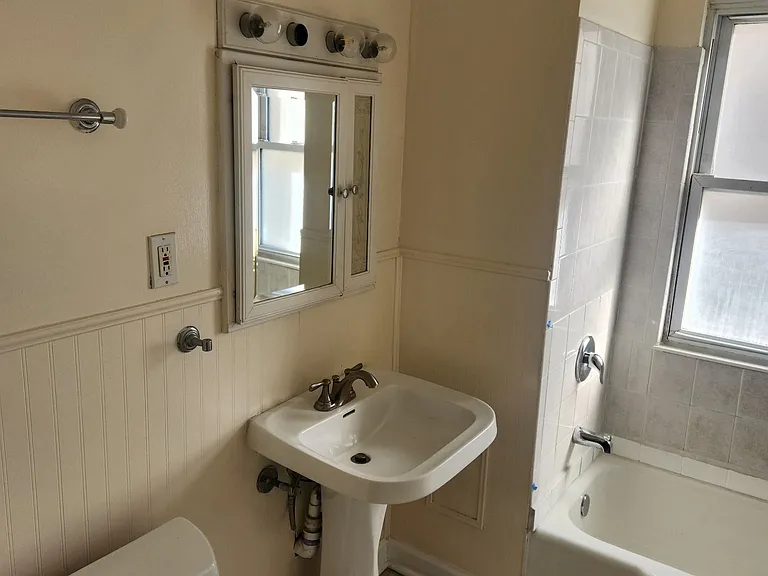 616 Elgin Ave #A — Photo 9