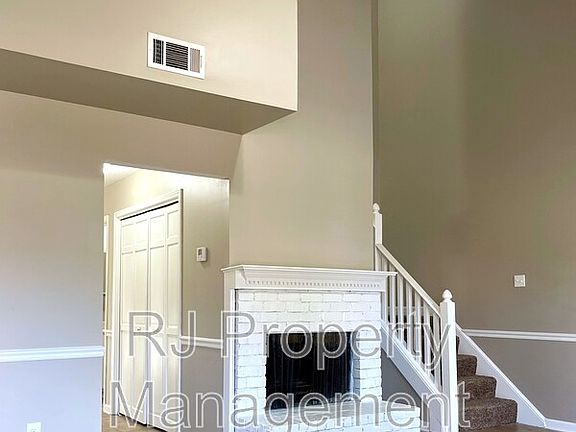 3rd image of 5569 Crepe Myrtle Dr