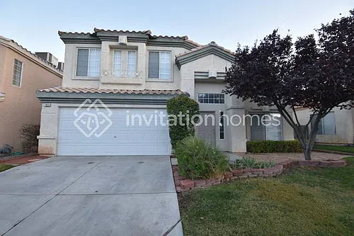 7805 Robinglen Ave Photo 1