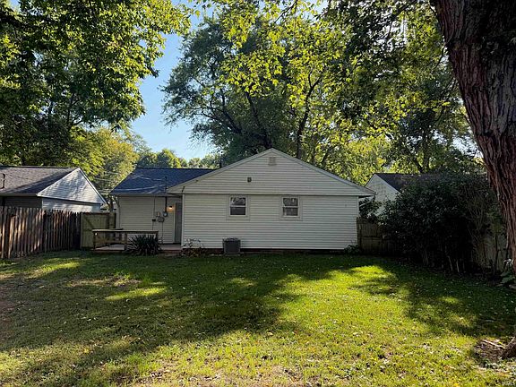 3rd image of 25 Creekview Ct