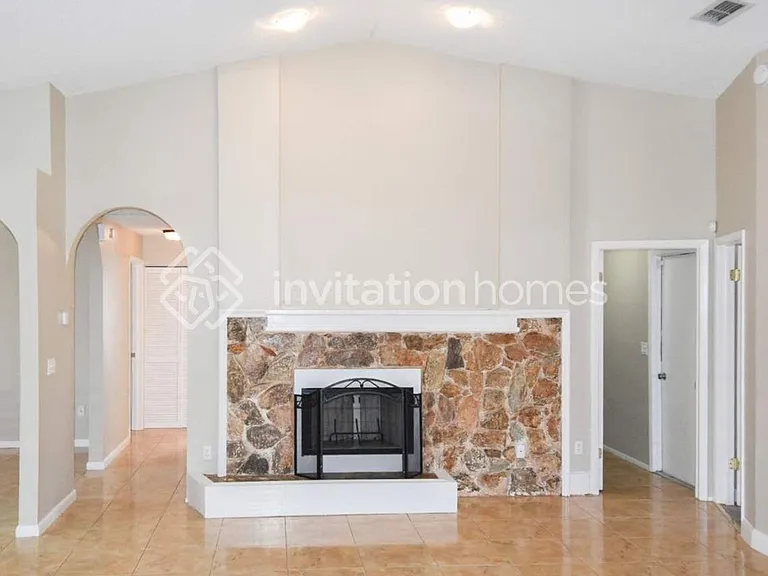 1003 Pinehaven Ct — Photo 1