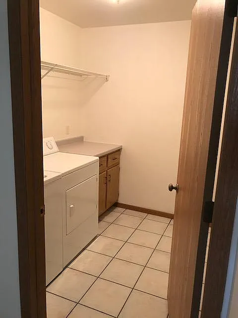 2 bed, 1200 sqft, $1,400 — Photo 2