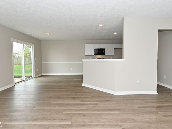 5th image of 2820 Dawnlake Dr