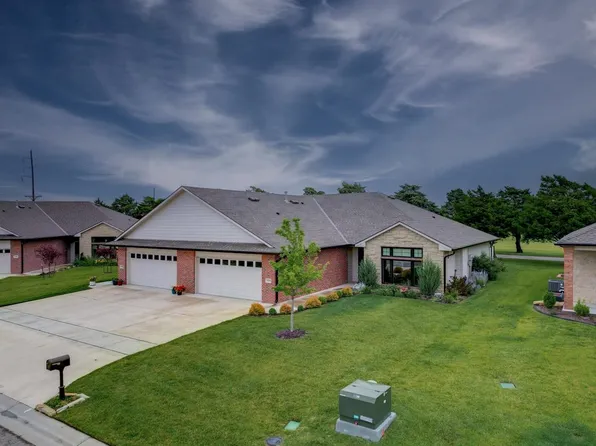 3110 Long Ct, Winfield, KS 67156