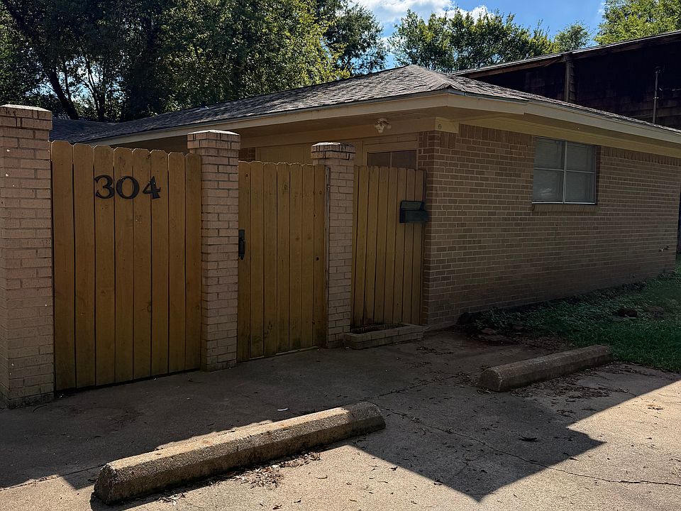 1st image of 304 Nelson St