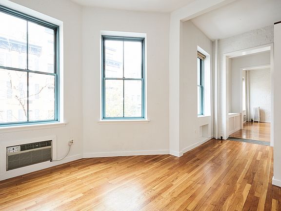 2nd image of 260 W 21st St APT 2L