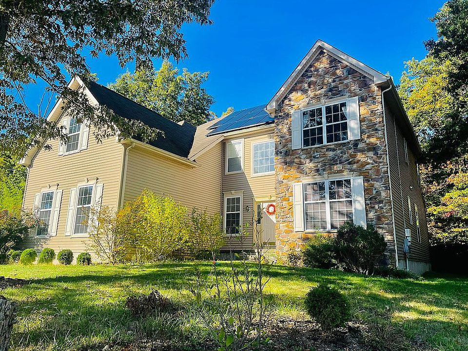 1st image of 117 Camellia Ln
