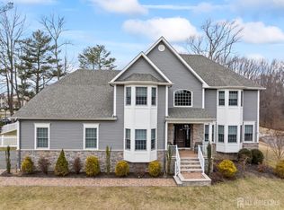 15 Brookside Ct, East Brunswick, NJ 08816