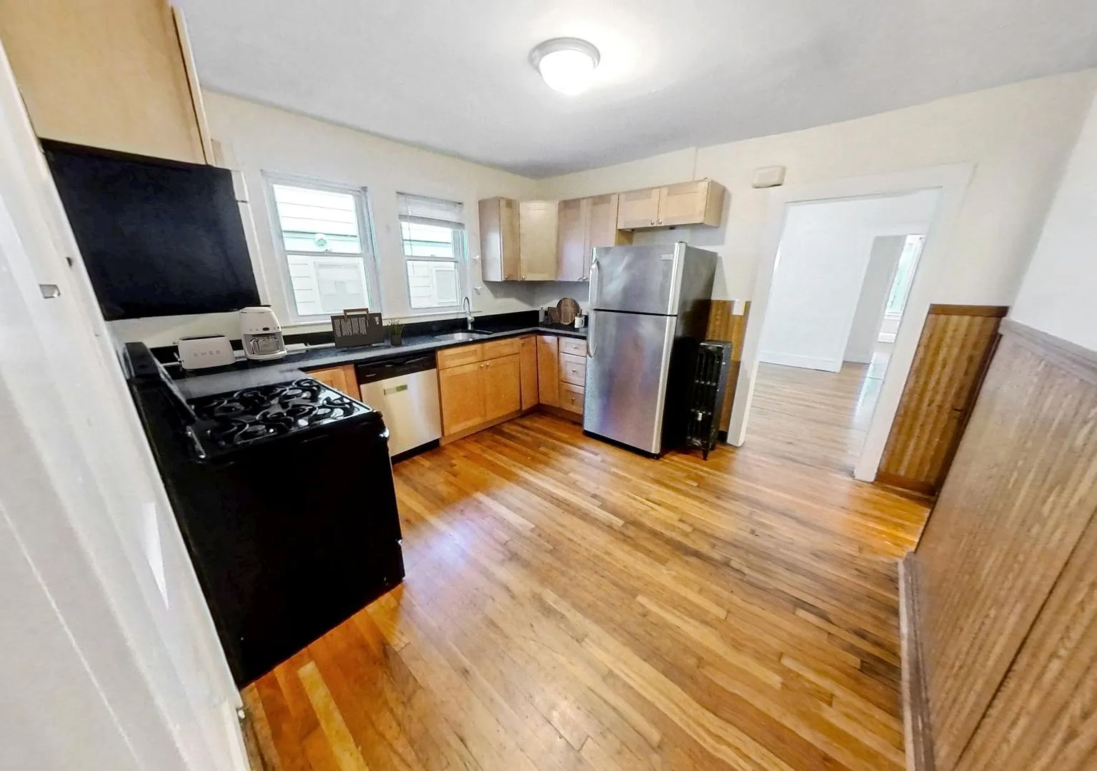 Renovated 4-Bedroom in Mission Hill | Pet Friendly | Steps to Longwood & the Orange Line — Photo 2