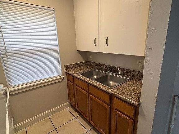 5th image of 1323 Volusia St APT B