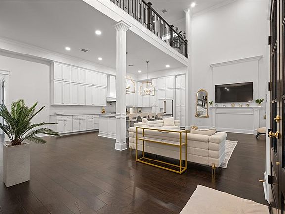 5th image of 5814 Louisville St