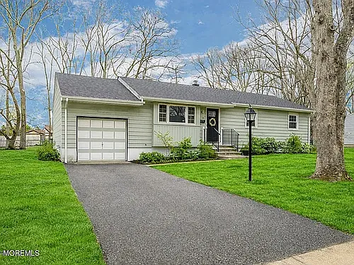 19 Princeton Dr Photo 1