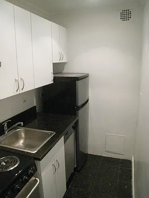 Rented by City Connections Realty | media 5